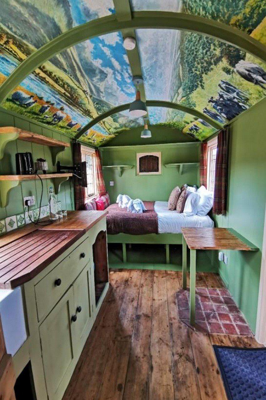 Stonehenge & Shepherd's Huts Inn Bulford