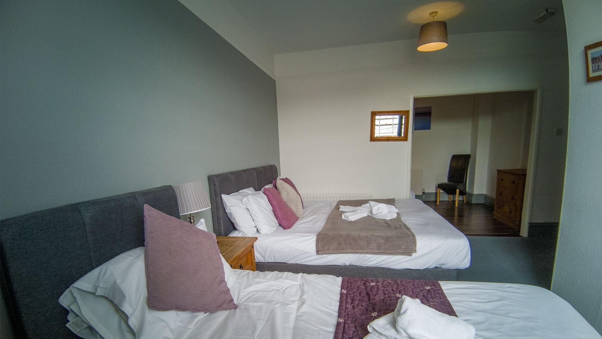 Inn Stonehenge & Shepherd's Huts 3*