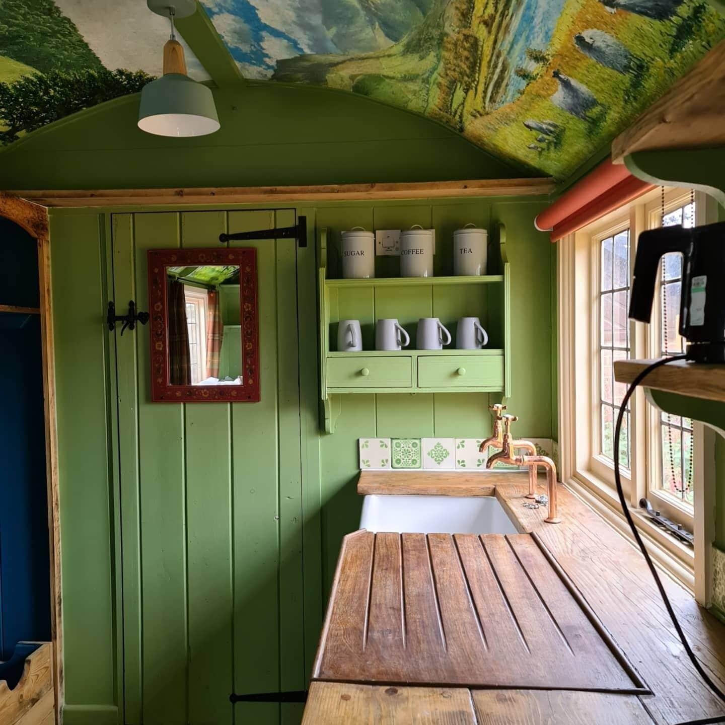 Stonehenge & Shepherd's Huts Inn
