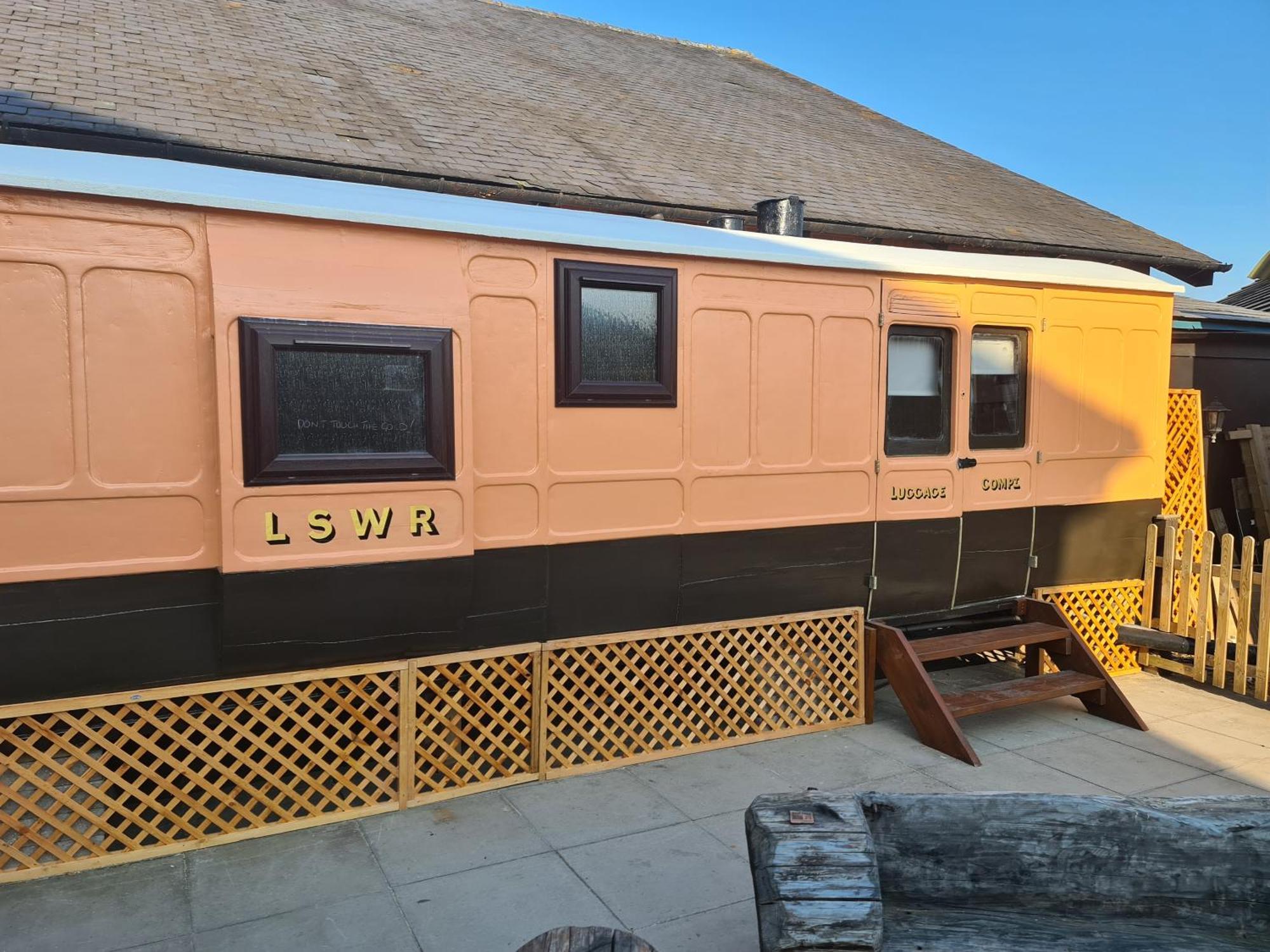 Stonehenge & Shepherd's Huts Inn