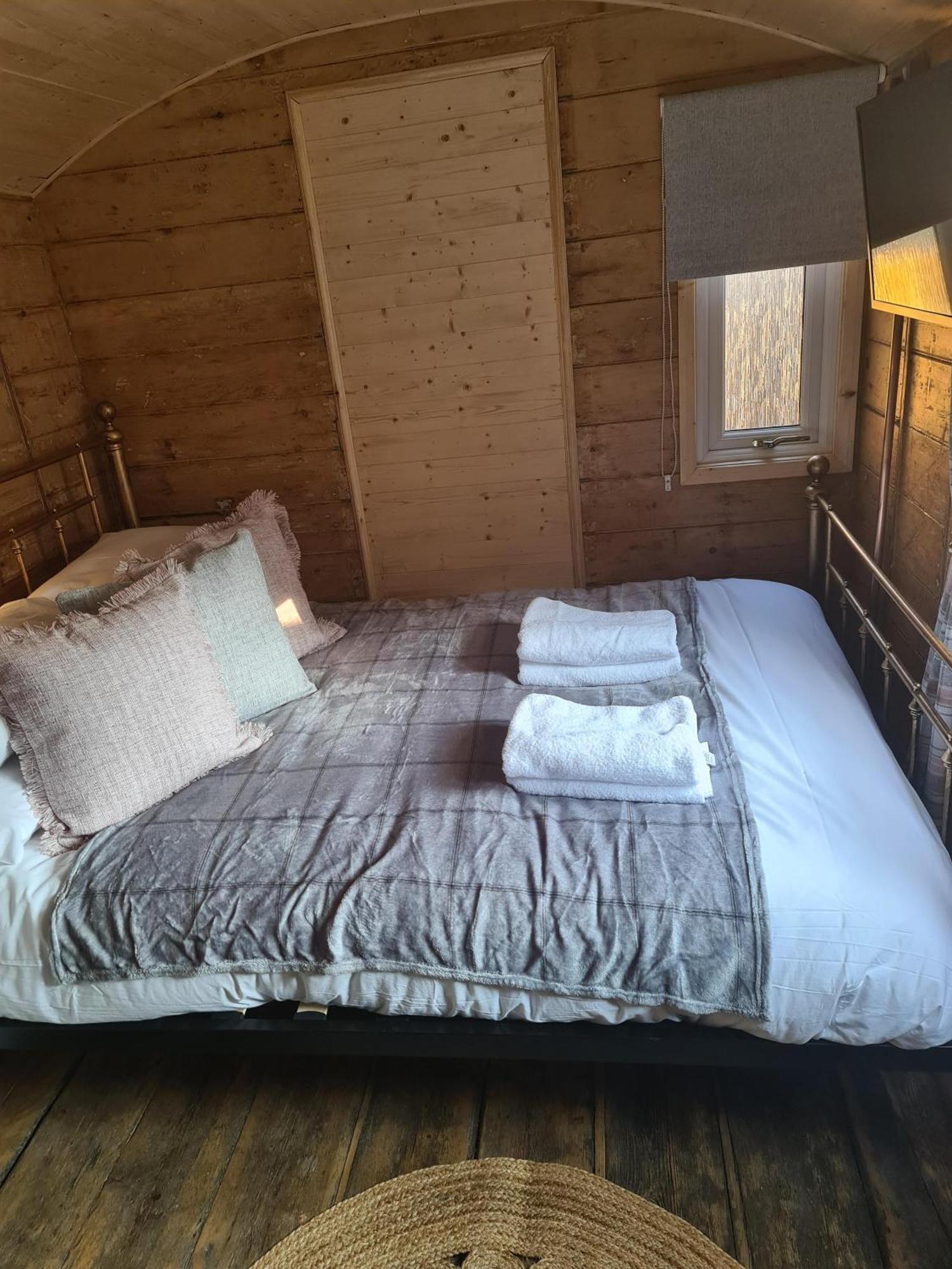 Inn Stonehenge & Shepherd's Huts 3*