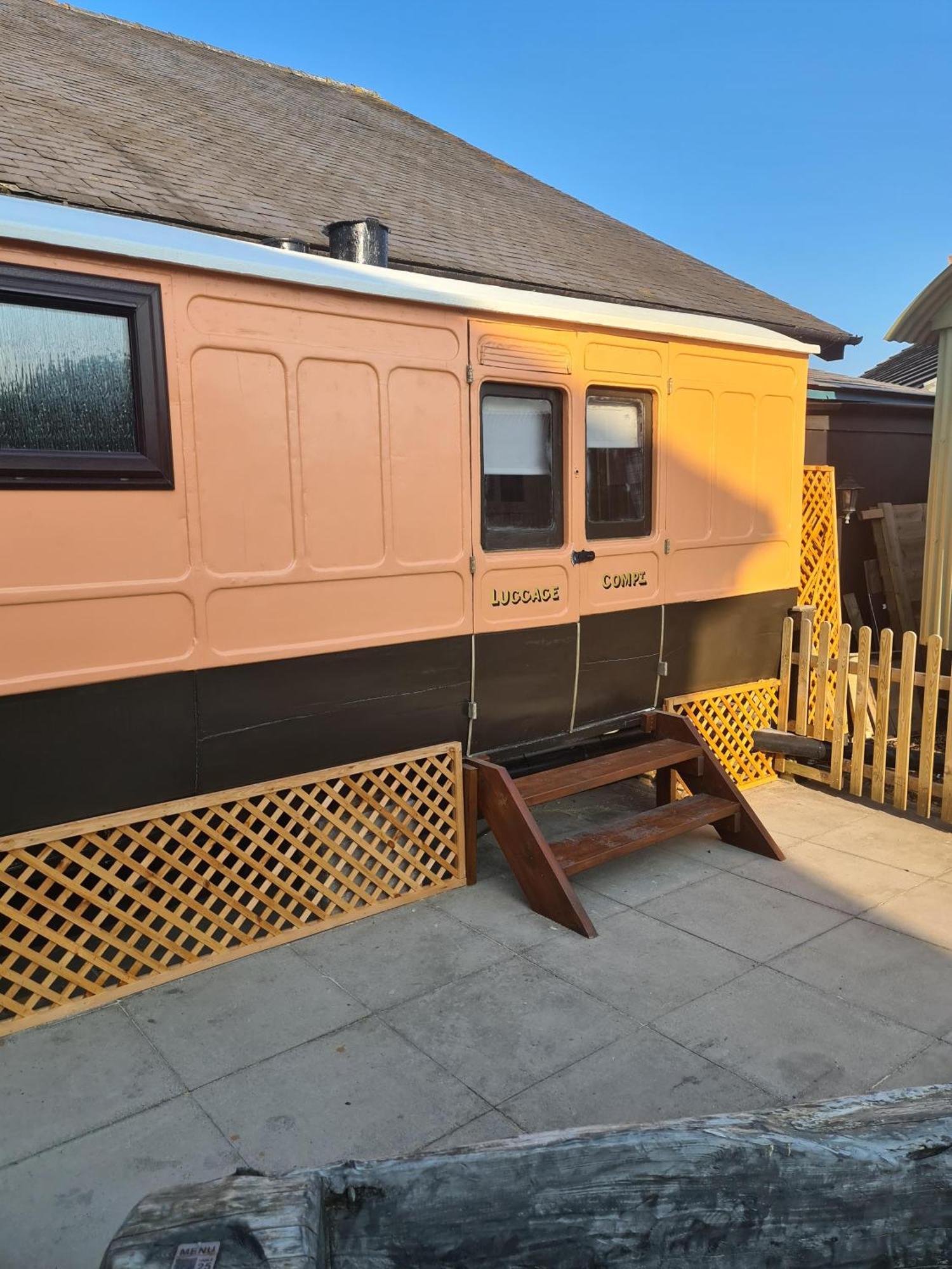 Inn Stonehenge & Shepherd's Huts Bulford