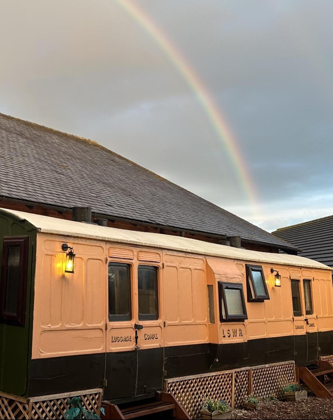 Inn Stonehenge & Shepherd's Huts 3*