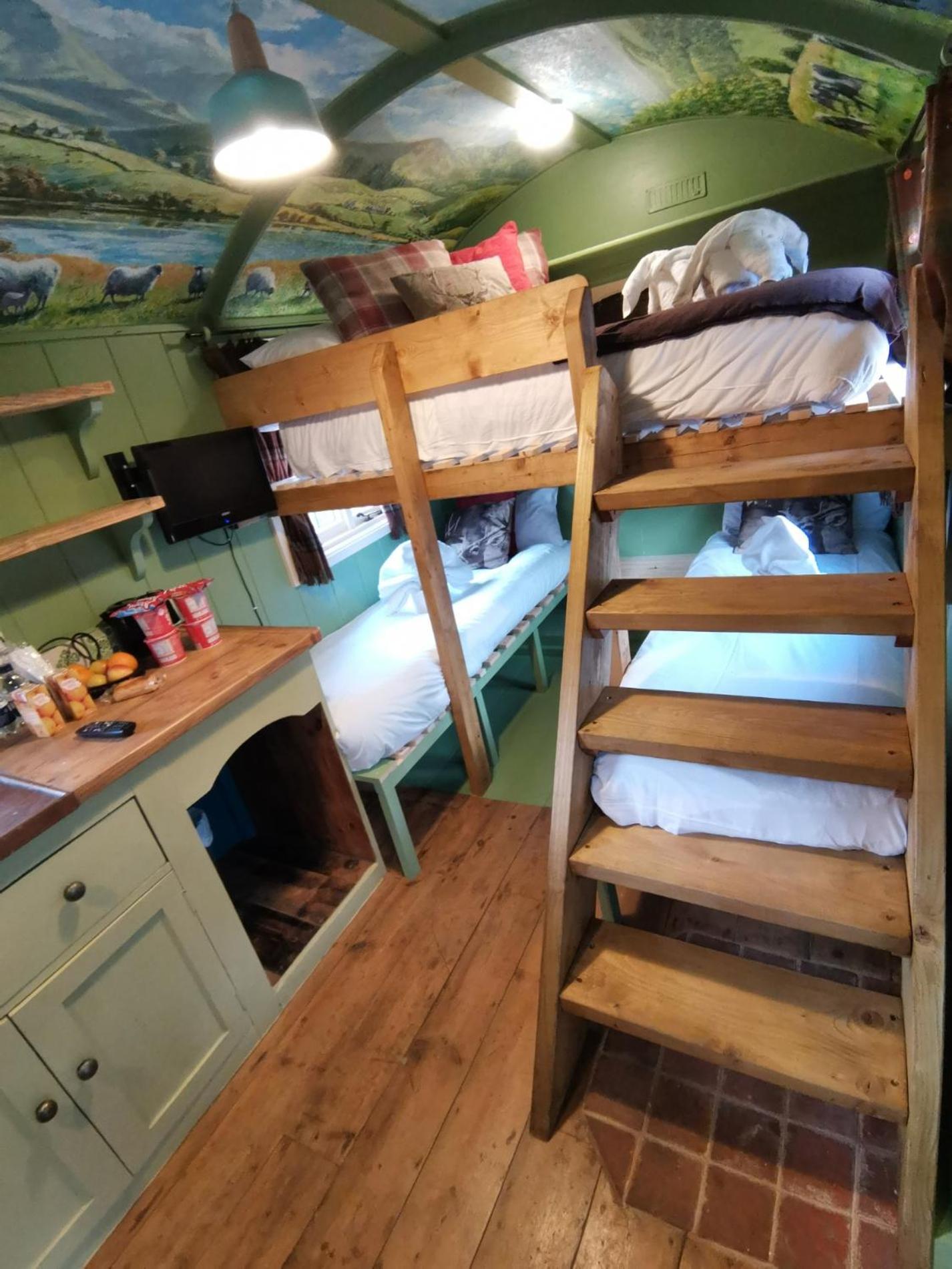 Stonehenge & Shepherd's Huts Bulford