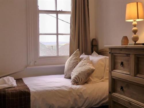 Inn Stonehenge & Shepherd's Huts 3*