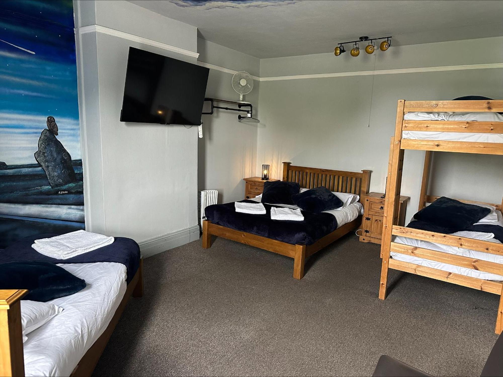 Stonehenge & Shepherd's Huts Inn