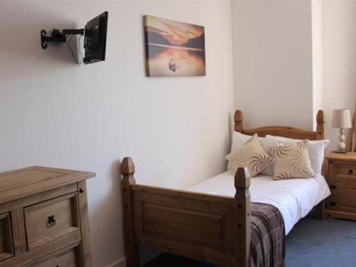 Stonehenge & Shepherd's Huts Inn Bulford