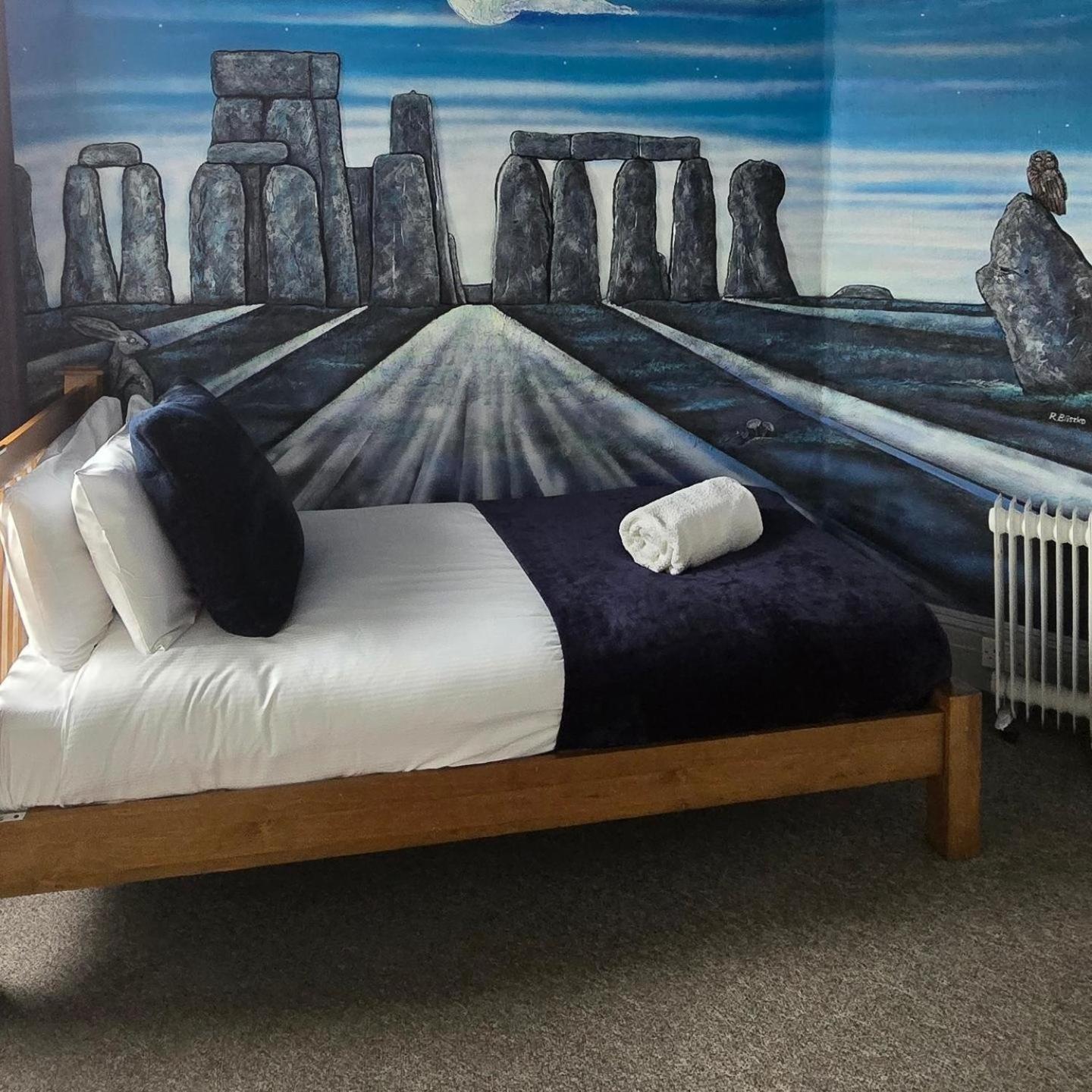 Stonehenge & Shepherd's Huts 3* Bulford