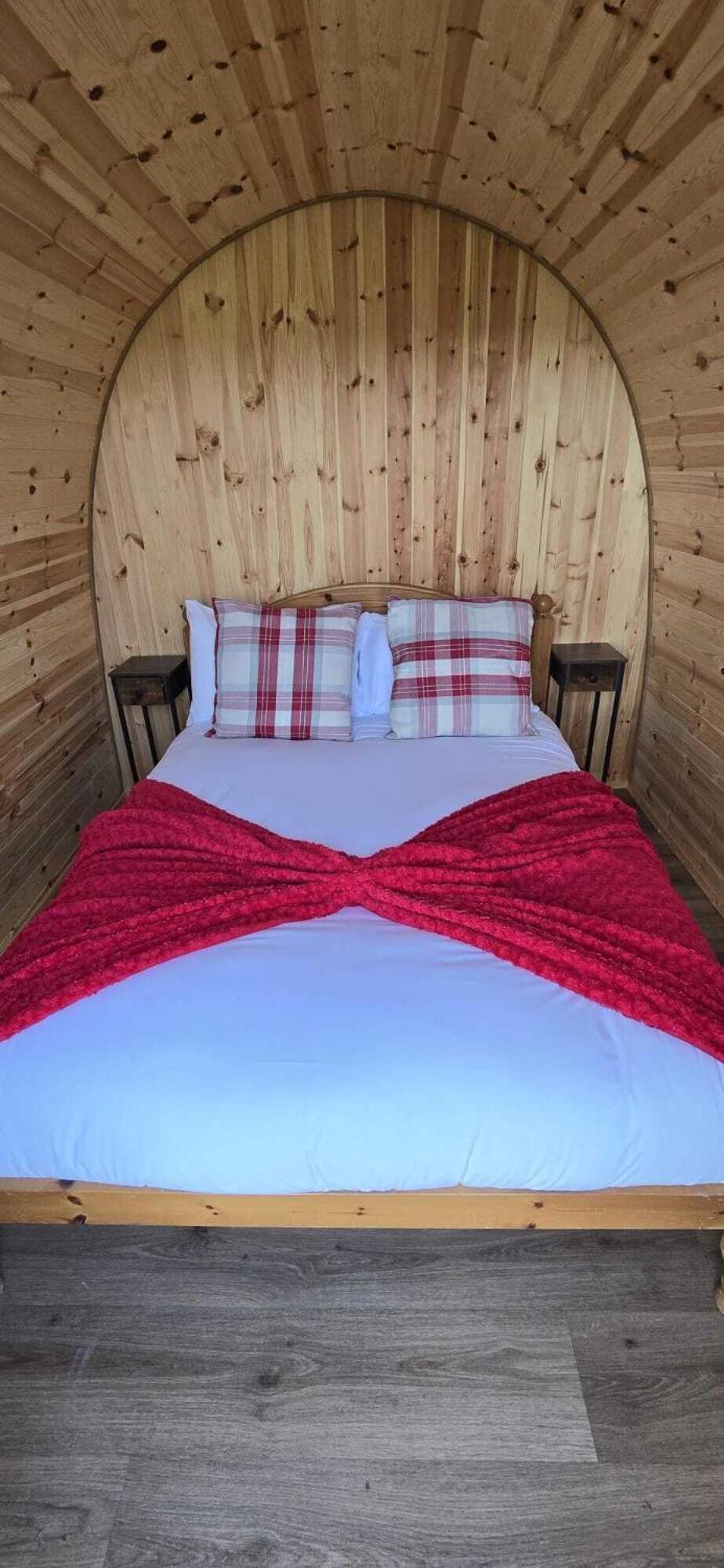 Inn Stonehenge & Shepherd's Huts Bulford