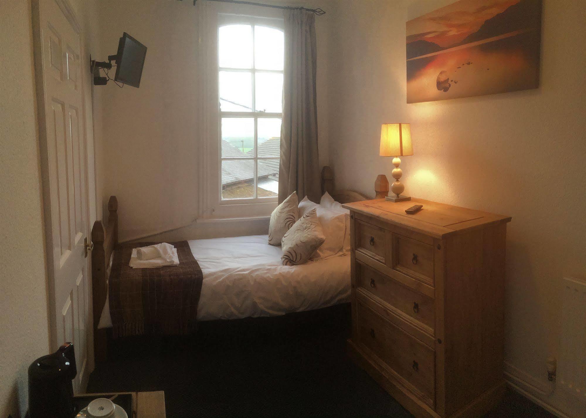 Stonehenge & Shepherd's Huts Bulford